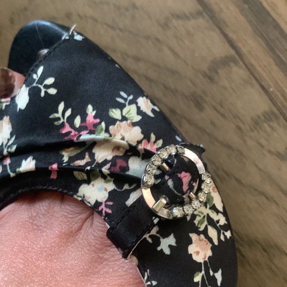 Vintage Kenneth Cole (Tribeca Production brand) open-toed stilettos. Size 9. - Picture 12 of 12